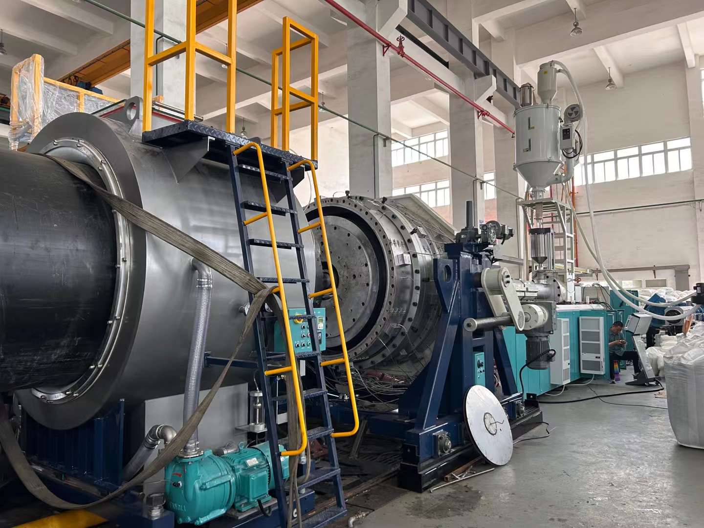 అధిక మందం మరియు పెద్ద-వ్యాసం కలిగిన పైపులు: పైపు వెలికితీతలో కుంగిపోకుండా ఎలా నివారించాలి